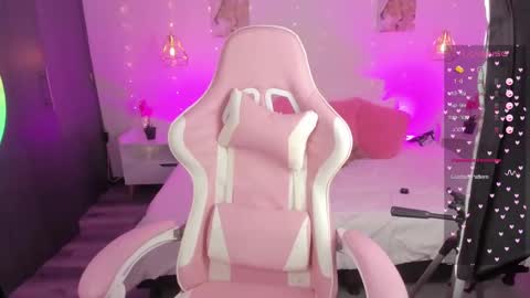 Snapshot of whiteatenea chatting on February 13, 2025, 7:45 am whiteatenea online show from February 13, 2025, 7:45 am