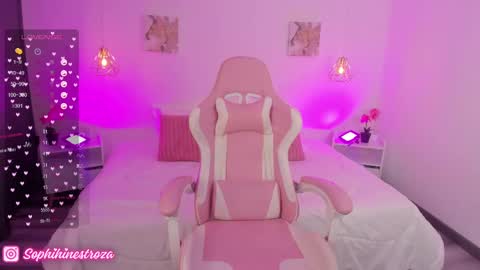 Snapshot of whiteatenea chatting on March 3, 2025, 8:05 am whiteatenea online show from March 3, 2025, 8:05 am