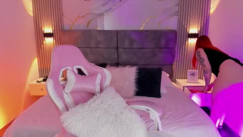 Snapshot of whiteatenea chatting on February 18, 2026, 3:24 am whiteatenea online show from February 18, 2026, 3:24 am