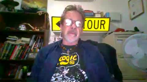 whiteboomer online show from April 8, 2026, 12:27 pm
