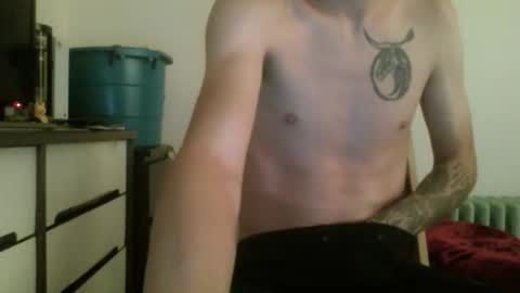 Snapshot of whiteboyslim21 chatting on December 17, 2025, 10:10 am whiteboyslim21 online show from December 17, 2025, 10:10 am