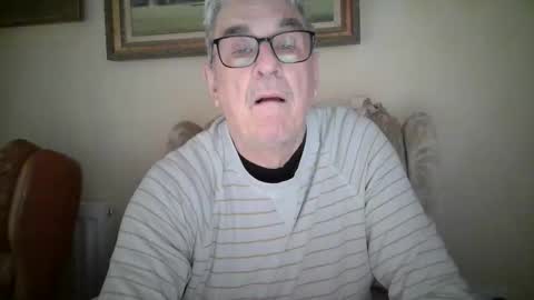 Snapshot of whitebriefs009 chatting on December 22, 2025, 10:01 am whitebriefs009 online show from December 22, 2025, 10:01 am