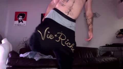 Snapshot of whitechocalate91 chatting on December 3, 2024, 7:33 pm just str8 stud nut 1000 online show from December 3, 2024, 7:33 pm