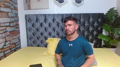 Snapshot of whitedylan9 chatting on February 6, 2025, 5:19 pm Dylan white online show from February 6, 2025, 5:19 pm