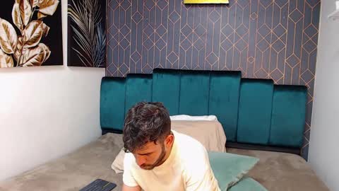 Snapshot of whitedylan9 chatting on February 13, 2025, 12:02 am Dylan white online show from February 13, 2025, 12:02 am