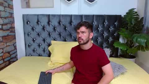 Snapshot of whitedylan9 chatting on February 15, 2025, 1:21 am Dylan white online show from February 15, 2025, 1:21 am