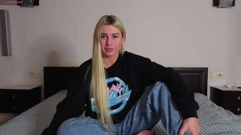 Snapshot of whiteflower_x0 chatting on January 13, 2026, 8:30 am ASK ME online show from January 13, 2026, 8:30 am