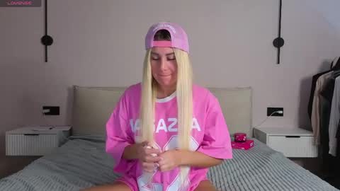 Snapshot of whiteflower_x0 chatting on May 27, 2026, 8:55 am ASK ME online show from May 27, 2026, 8:55 am