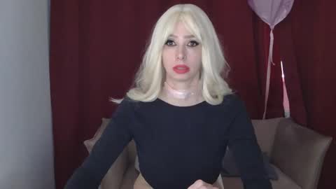 White Queen online show from March 4, 2025, 11:51 am