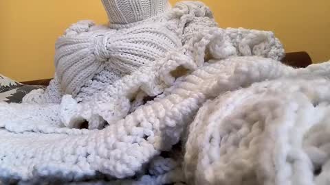 whitesweater online show from March 10, 2026, 6:40 am