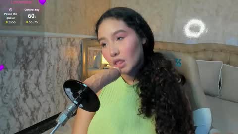 Snapshot of whitneybrown_ chatting on November 6, 2025, 3:51 am Whitney online show from November 6, 2025, 3:51 am