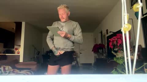 Snapshot of whoawerowhoa chatting on November 23, 2025, 3:23 pm whoawerowhoa online show from November 23, 2025, 3:23 pm