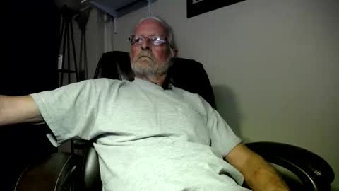 whofcares2 online show from April 10, 2026, 1:33 am