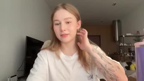 Alisa online show from November 10, 2025, 7:29 am