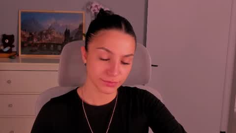 Snapshot of whoislulu chatting on June 27, 2026, 10:37 pm whoislulu online show from June 27, 2026, 10:37 pm