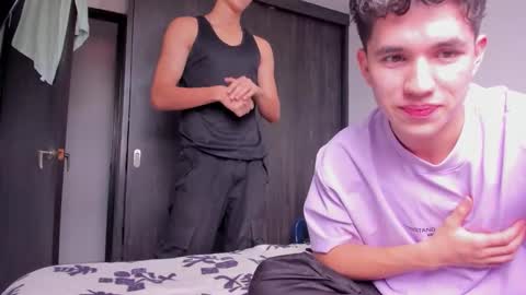 Snapshot of whos_he chatting on December 3, 2025, 4:38 pm whos_he online show from December 3, 2025, 4:38 pm