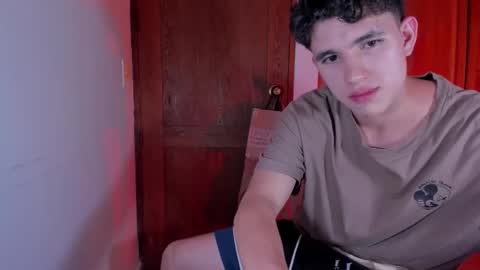 Snapshot of whos_he chatting on December 20, 2025, 7:32 pm whos_he online show from December 20, 2025, 7:32 pm