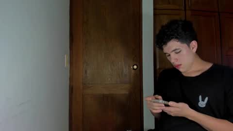 Snapshot of whos_he chatting on January 10, 2026, 8:32 pm whos_he online show from January 10, 2026, 8:32 pm