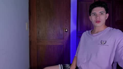 Snapshot of whos_he chatting on January 16, 2026, 12:14 am whos_he online show from January 16, 2026, 12:14 am