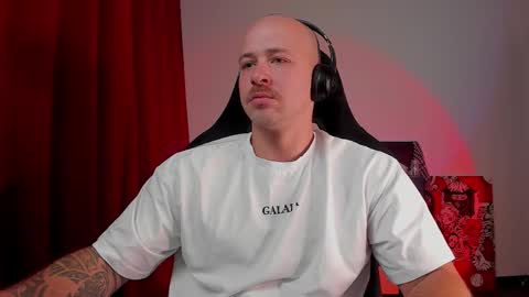 VI online show from October 15, 2025, 4:51 pm