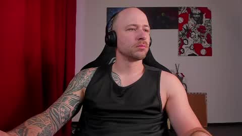 Snapshot of why_you_so_serious chatting on July 7, 2026, 4:11 pm VI online show from July 7, 2026, 4:11 pm