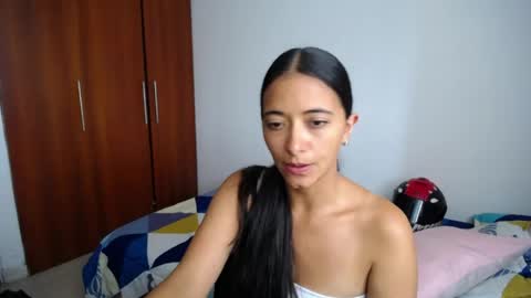 Snapshot of wifhot chatting on June 10, 2026, 11:24 pm Ilauren online show from June 10, 2026, 11:24 pm