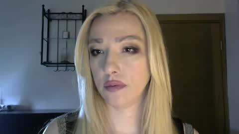 Snapshot of wild_silk_desire chatting on January 21, 2025, 8:30 am Alina online show from January 21, 2025, 8:30 am