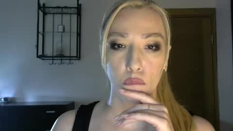 Snapshot of wild_silk_desire chatting on January 22, 2025, 11:12 am Alina online show from January 22, 2025, 11:12 am