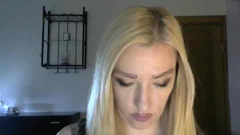 Snapshot of wild_silk_desire chatting on January 24, 2025, 8:34 am Alina online show from January 24, 2025, 8:34 am