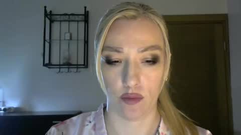 Snapshot of wild_silk_desire chatting on January 26, 2025, 11:39 am Alina online show from January 26, 2025, 11:39 am