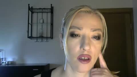 Snapshot of wild_silk_desire chatting on January 27, 2025, 8:18 am Alina online show from January 27, 2025, 8:18 am