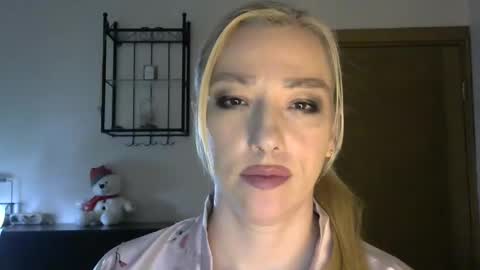 Snapshot of wild_silk_desire chatting on February 2, 2025, 11:40 am Alina online show from February 2, 2025, 11:40 am