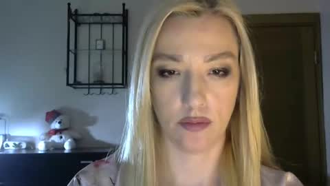 Snapshot of wild_silk_desire chatting on February 9, 2025, 11:25 am Alina online show from February 9, 2025, 11:25 am