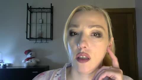 Snapshot of wild_silk_desire chatting on February 12, 2025, 3:49 pm Alina online show from February 12, 2025, 3:49 pm