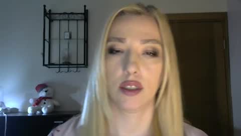 Snapshot of wild_silk_desire chatting on February 20, 2025, 11:09 am Alina online show from February 20, 2025, 11:09 am