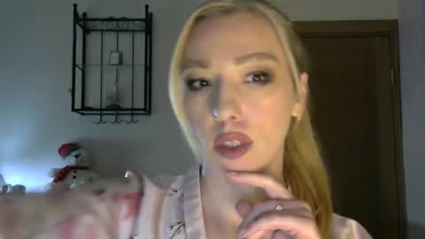 Snapshot of wild_silk_desire chatting on February 21, 2025, 3:54 pm Alina online show from February 21, 2025, 3:54 pm