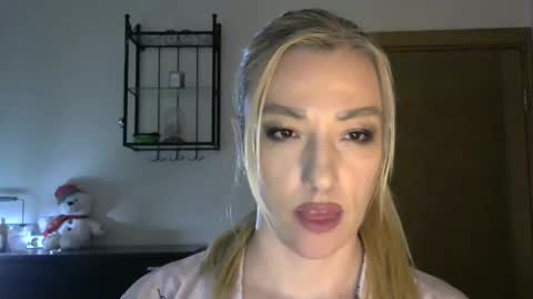 Snapshot of wild_silk_desire chatting on March 1, 2025, 11:39 am Alina online show from March 1, 2025, 11:39 am