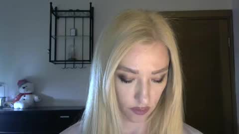 Snapshot of wild_silk_desire chatting on March 6, 2025, 11:47 am Alina online show from March 6, 2025, 11:47 am