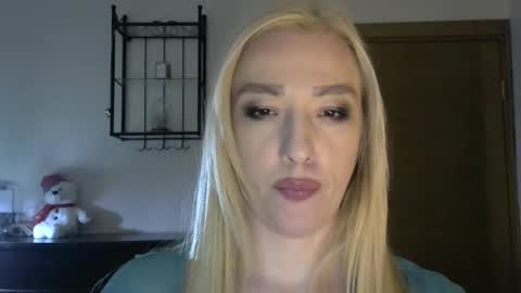 Snapshot of wild_silk_desire chatting on March 7, 2025, 11:40 am Alina online show from March 7, 2025, 11:40 am