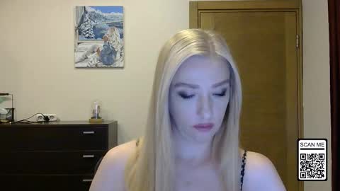 Snapshot of wild_silk_desire chatting on September 15, 2025, 12:49 pm Alina online show from September 15, 2025, 12:49 pm