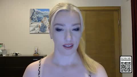 Snapshot of wild_silk_desire chatting on September 20, 2025, 1:01 pm Alina online show from September 20, 2025, 1:01 pm