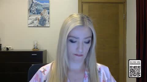 Snapshot of wild_silk_desire chatting on October 19, 2025, 1:56 pm Alina online show from October 19, 2025, 1:56 pm