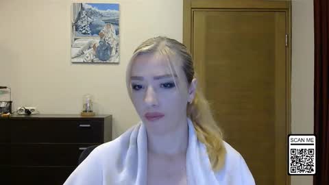 Snapshot of wild_silk_desire chatting on October 23, 2025, 2:16 pm Alina online show from October 23, 2025, 2:16 pm