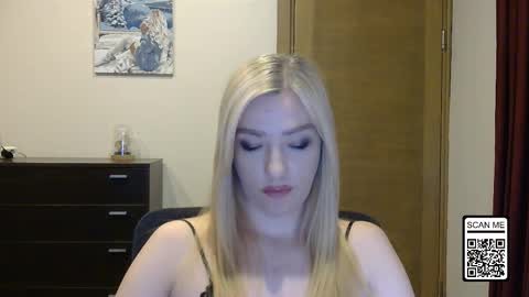 Snapshot of wild_silk_desire chatting on October 27, 2025, 3:27 pm Alina online show from October 27, 2025, 3:27 pm