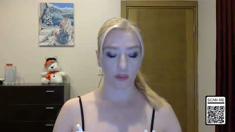 Snapshot of wild_silk_desire chatting on November 23, 2025, 2:28 pm Alina online show from November 23, 2025, 2:28 pm