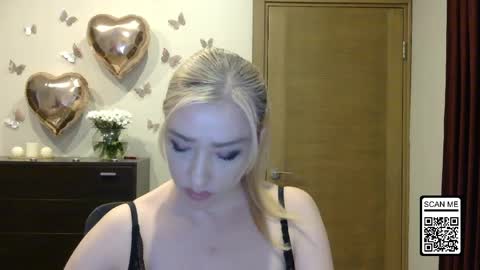 Snapshot of wild_silk_desire chatting on May 4, 2026, 5:31 pm Alina online show from May 4, 2026, 5:31 pm