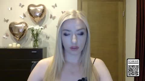 Snapshot of wild_silk_desire chatting on May 8, 2026, 4:56 pm Alina online show from May 8, 2026, 4:56 pm