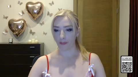 Snapshot of wild_silk_desire chatting on May 15, 2026, 5:53 pm Alina online show from May 15, 2026, 5:53 pm