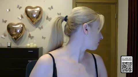 Snapshot of wild_silk_desire chatting on May 16, 2026, 6:07 pm Alina online show from May 16, 2026, 6:07 pm