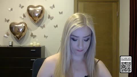 Snapshot of wild_silk_desire chatting on May 22, 2026, 6:02 pm Alina online show from May 22, 2026, 6:02 pm